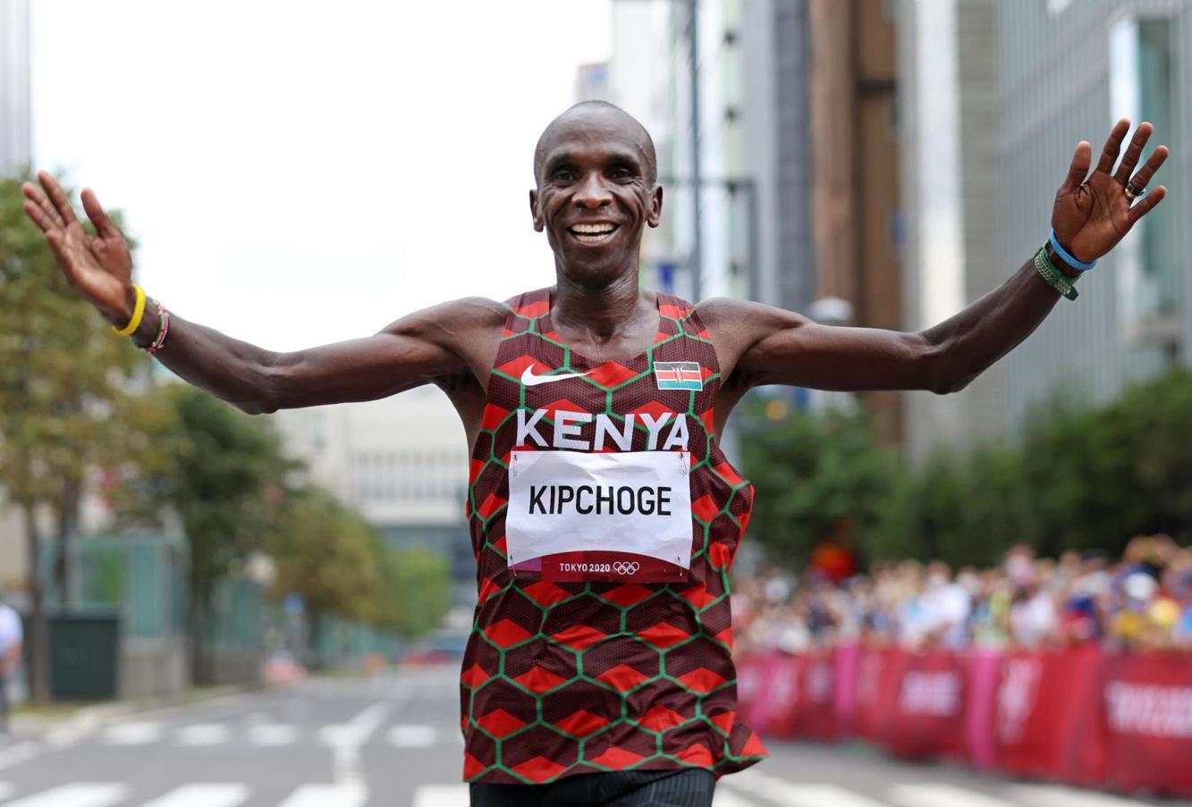 Eliud Kipchoge is the 'greatest of all time in any sport,' says(02)