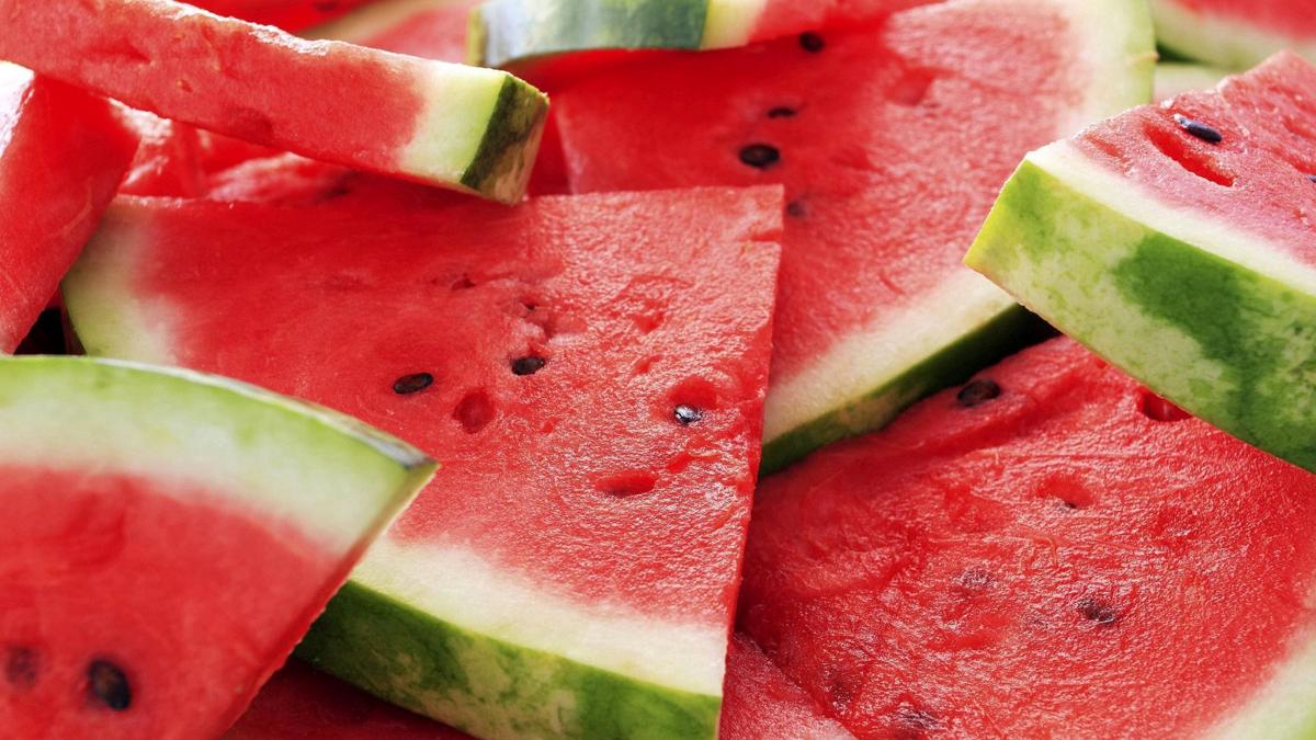 البطيخ الاحمر يحمينا من عشرة أمراض خطيرة أكتشفيها