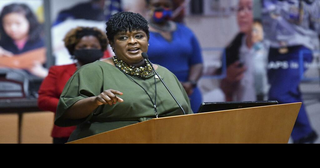 Atlanta school board says it will oust its superintendent when her