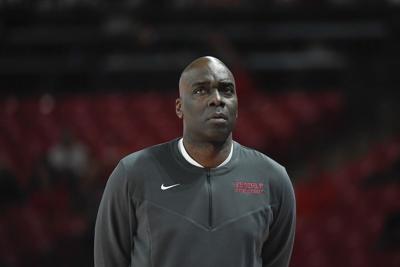 Temple Basketball head coach Aaron McKie