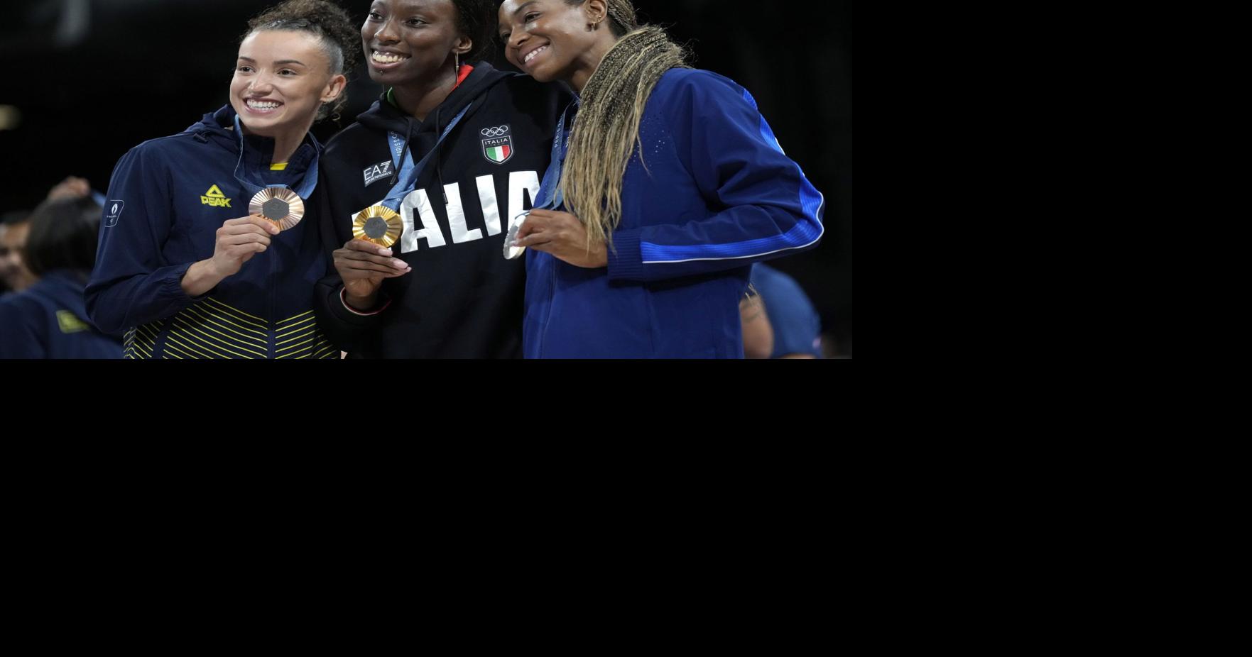 Un murale che celebra la stella nera della pallavolo italiana è deturpato da graffiti razzisti sport