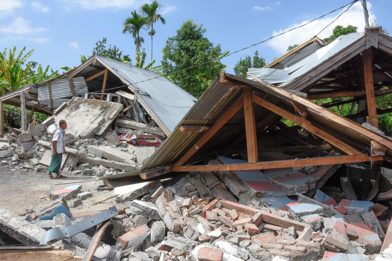 Hundreds trapped after Indonesia earthquake News
