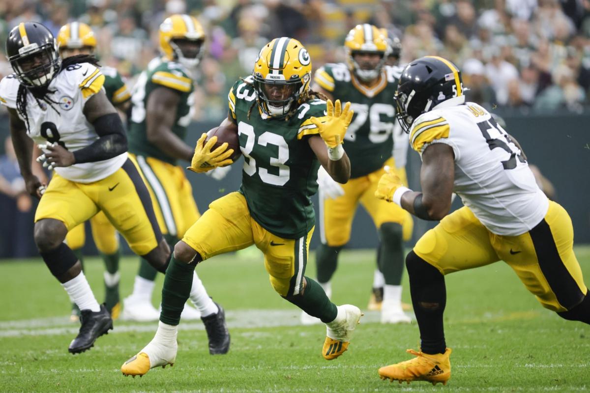 Packers add pocket to Aaron Jones' jersey so he can play while