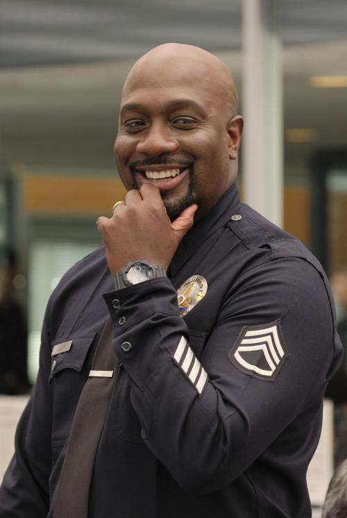 Richard T Jones Fights Crime In Prime Time In The Rookie Entertainment Phillytrib Com