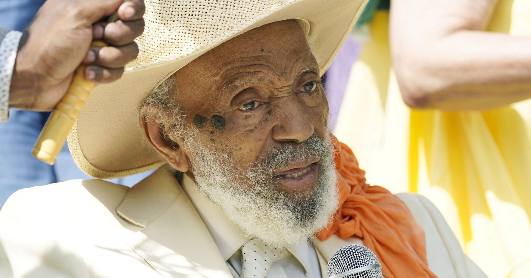 Civil rights icon James Meredith turns 90, urges people to fight crime by obeying Ten Commandments - Vimarsana News