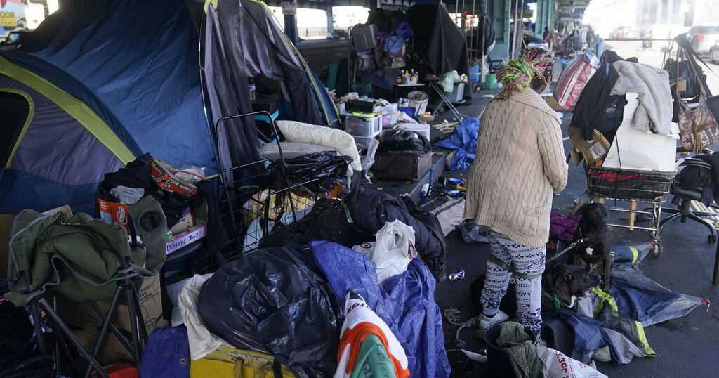 Record numbers in the US are homeless. Can cities fine them for sleeping in parks and on sidewalks? - Vimarsana News