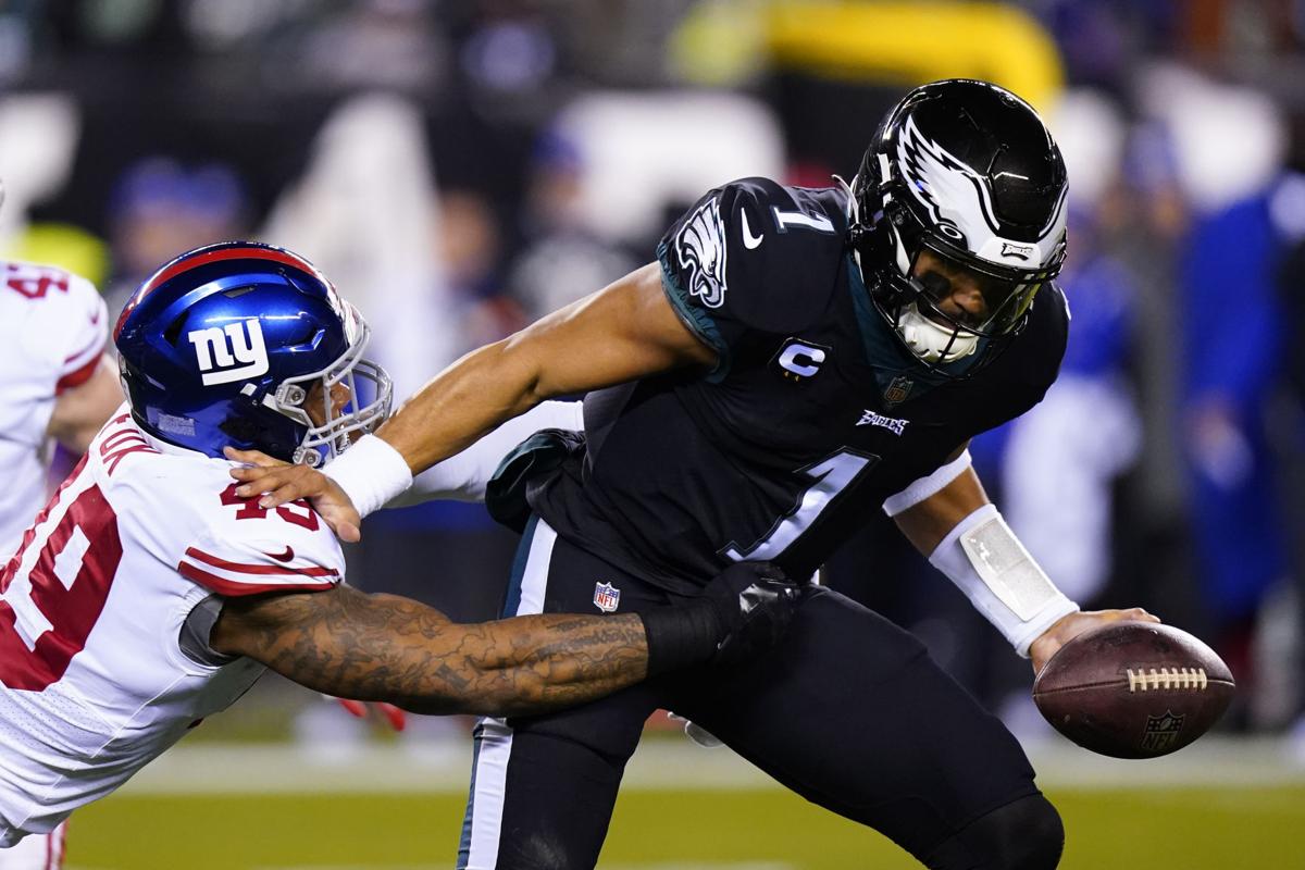 Eagles clinch NFC East title, No. 1 seed with win over Giants