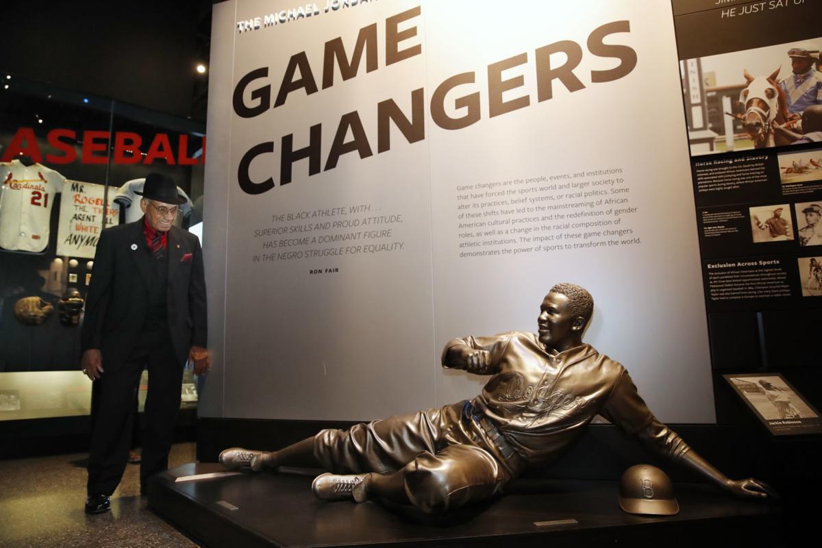 Tour of African American museum stirs up memories for O ...