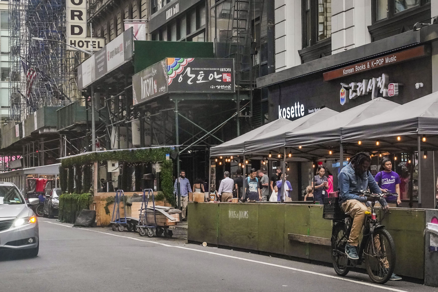 NYC Outdoor Dining Sheds Were A Celebrated Pandemic-era Innovation. Now ...