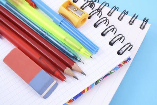 Art Supply Debate: Pens vs. Pencils
