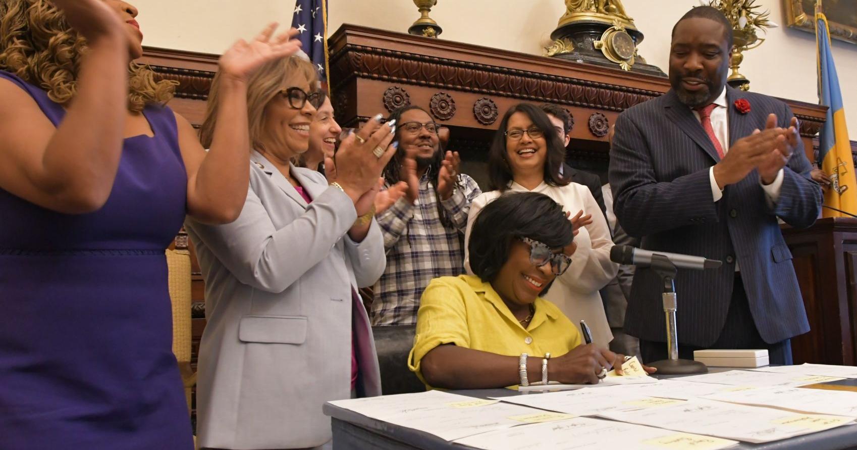 Mayor Parker signs $6.37 billion 'One Philly' budget: 'I'm super excited' - Vimarsana News