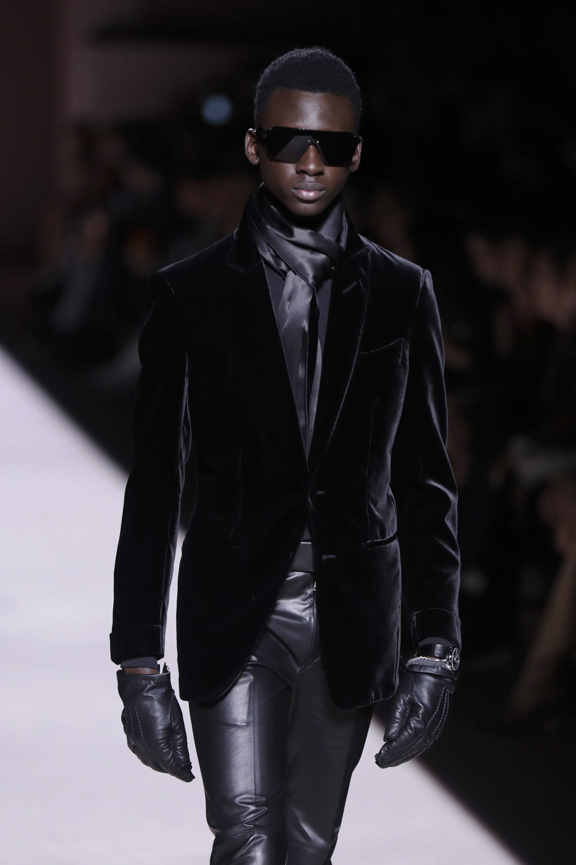Big hats and simple elegance for Tom Ford at NY Fashion Week ...