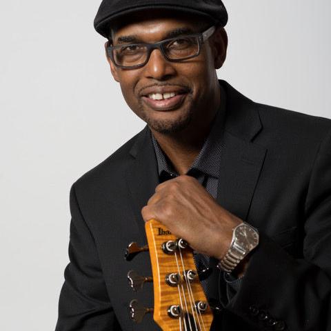 Gerald Veasley named first-ever jazz curator for 'Jazz Under the Stars' - Vimarsana News
