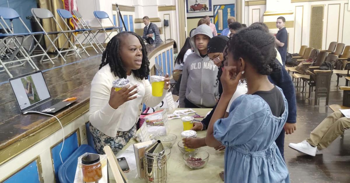 Philly entrepreneur motivates youth through her skincare business — and passion with bees