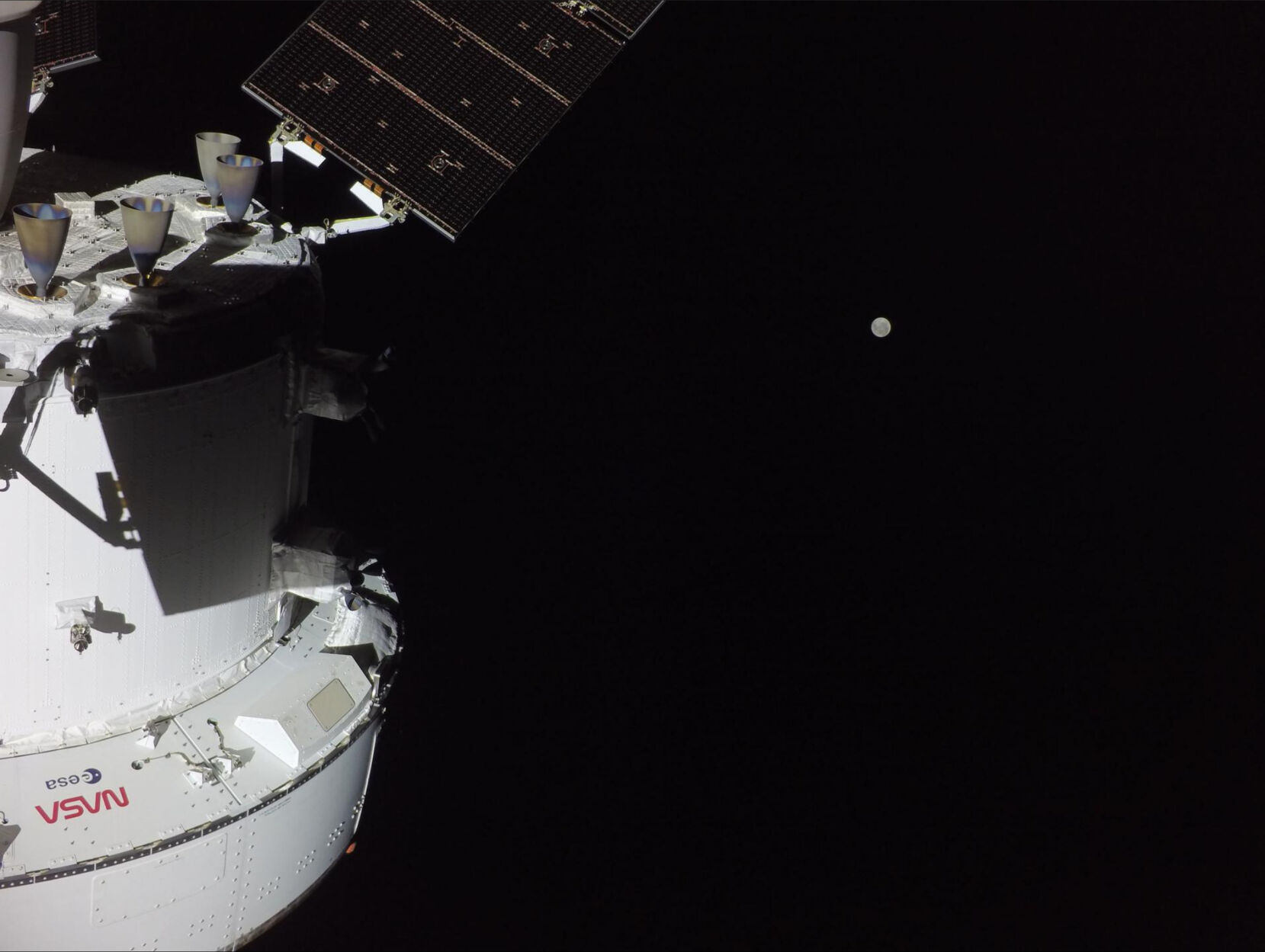 Artemis II breaks Apollo 13's distance record as humans travel farther ...