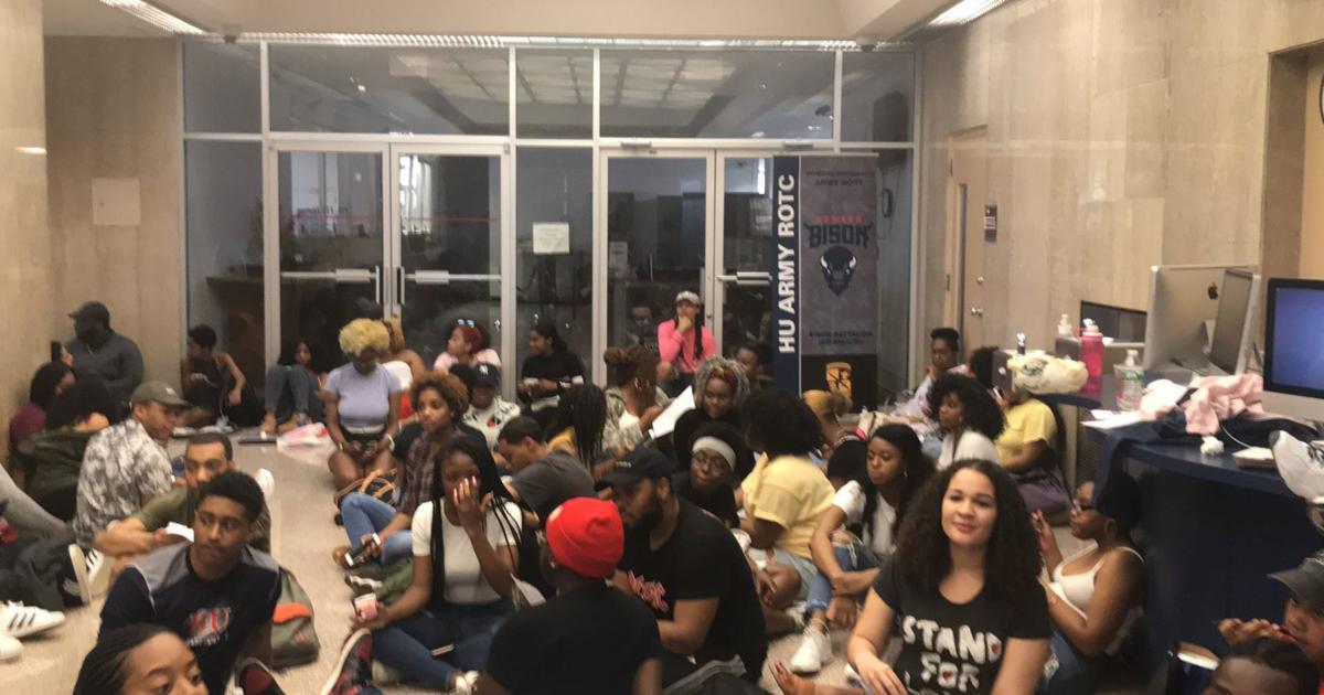 An image of Howard University students protesting against embezzlement
