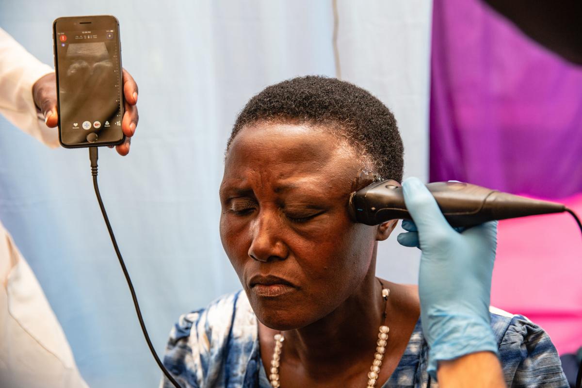 In African Villages These Phones Become Ultrasound Scanners