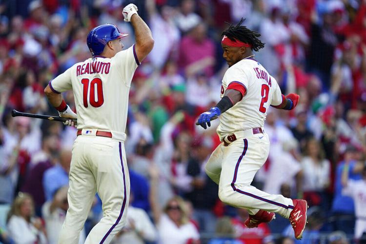 Harper mashes solo home run, 08/23/2022