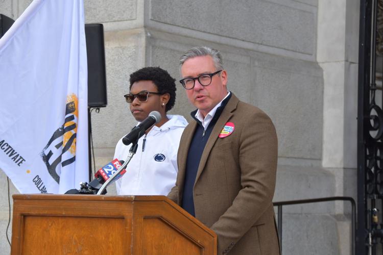 City officials and students come out for 'National Vote Early Day ...