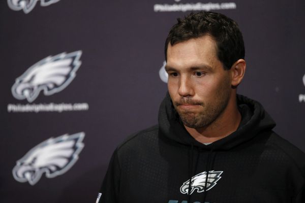 Carson Wentz: No tension with Sam Bradford on Eagles