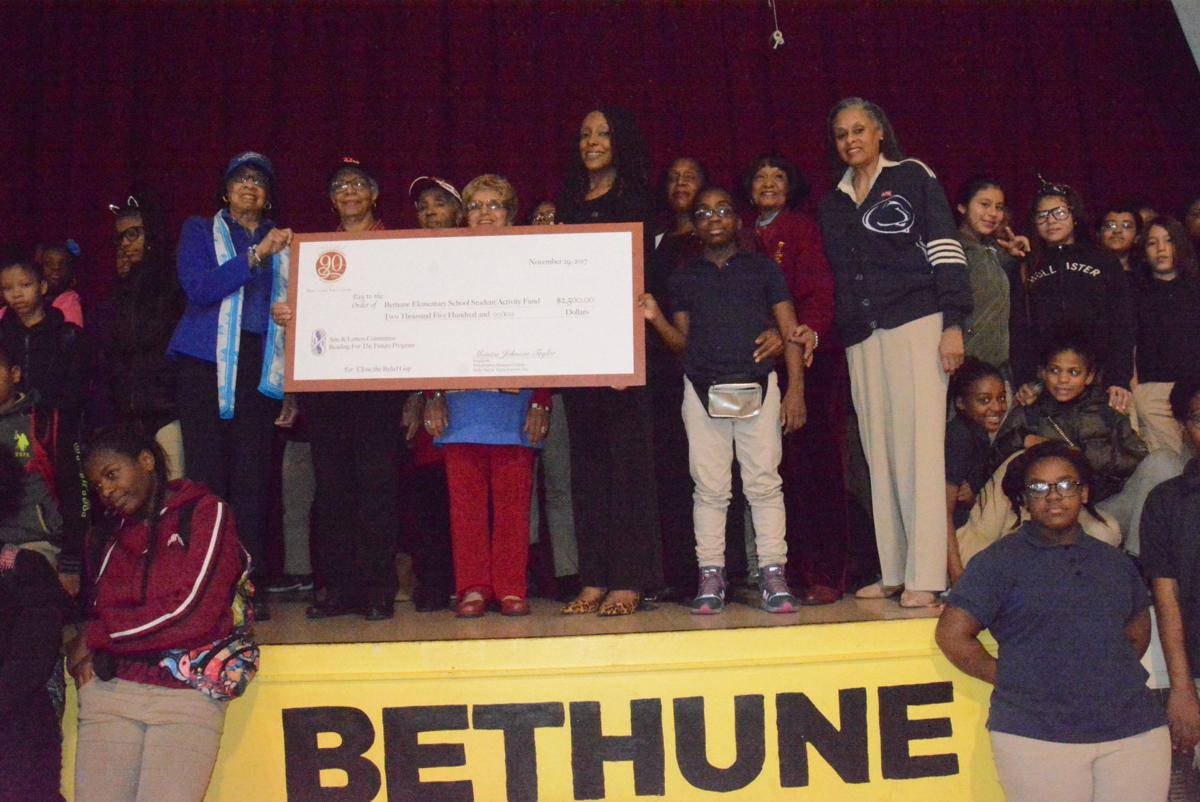 Mary Mcleod Bethune School Phoenix Az Photos Deltas Help Bethune Elementary Close The Belief Gap