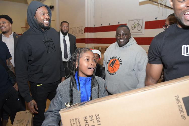 Meek Mill Helps Philadelphia's Kids Prepare For Back-To-School –