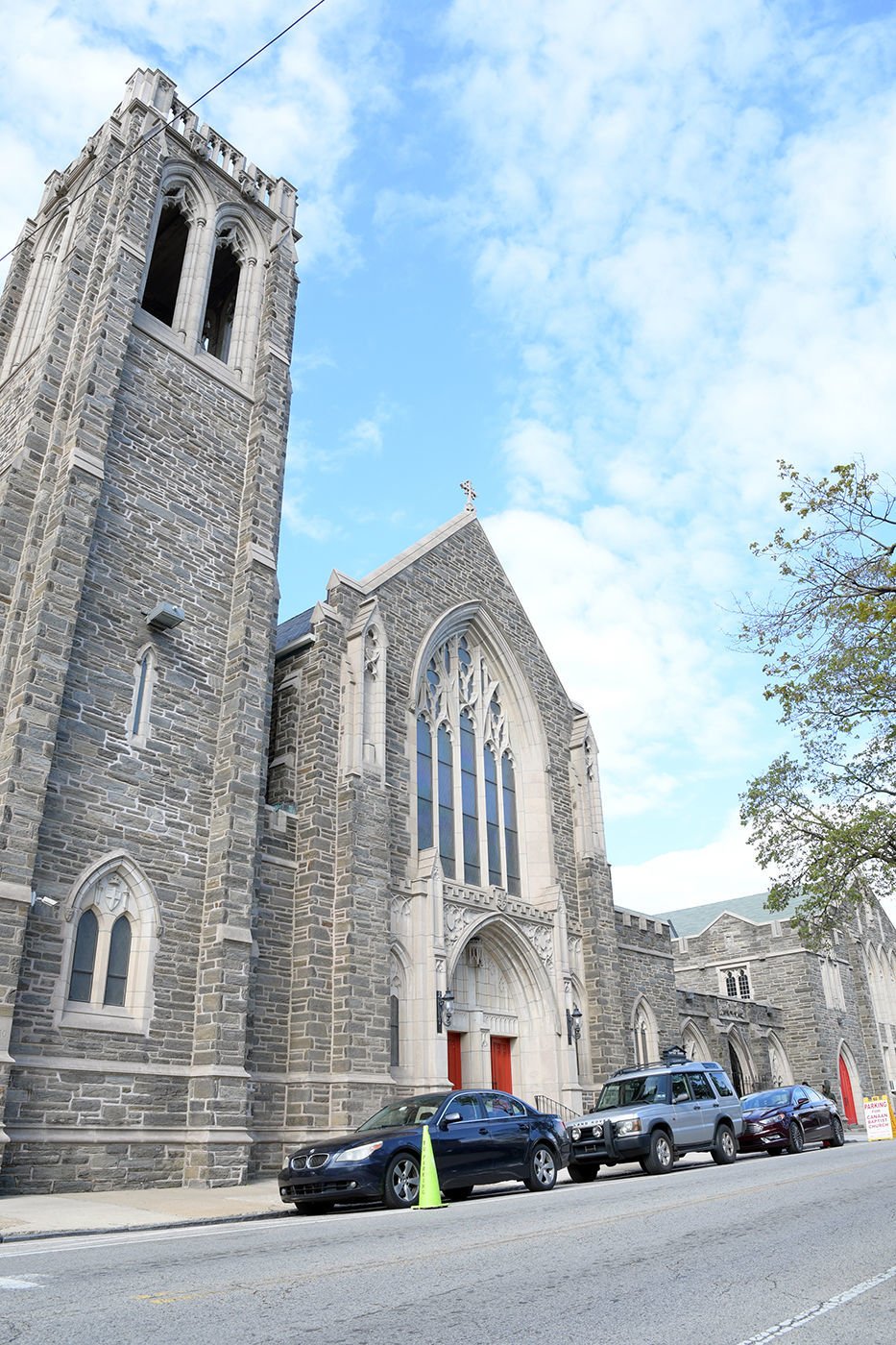 Canaan Baptist Church Known for having wide, embracing arms Religion