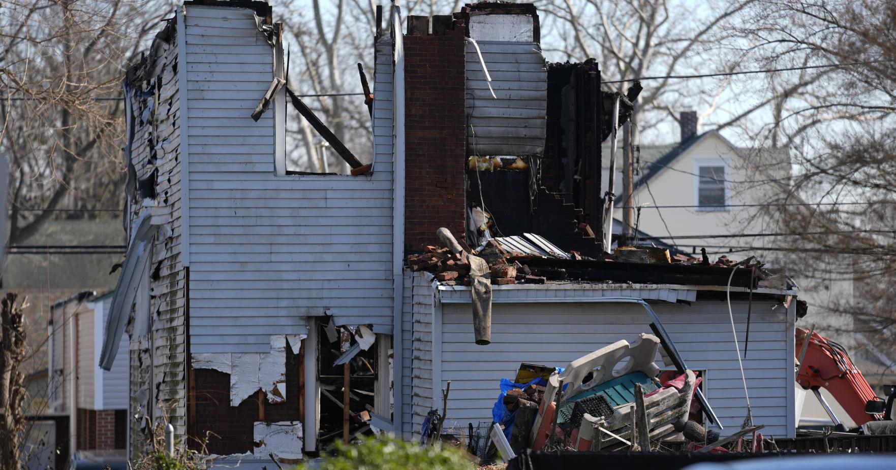 6 members of Philadelphia area family are feared dead in house fire and shooting, prosecutor says - Vimarsana News