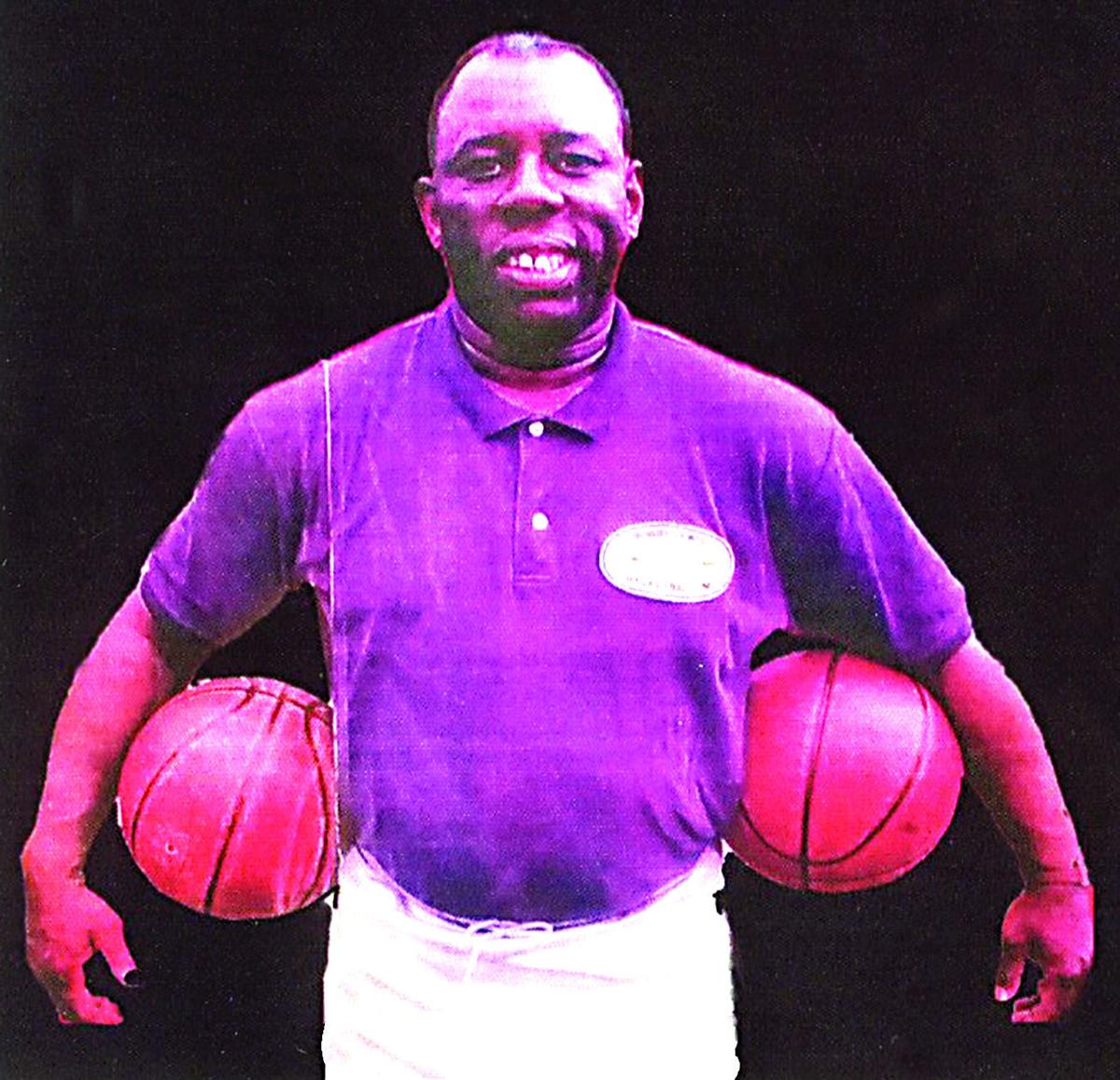 Kenny Smith Recognizes Former Bartram High Star Bobby Lewis