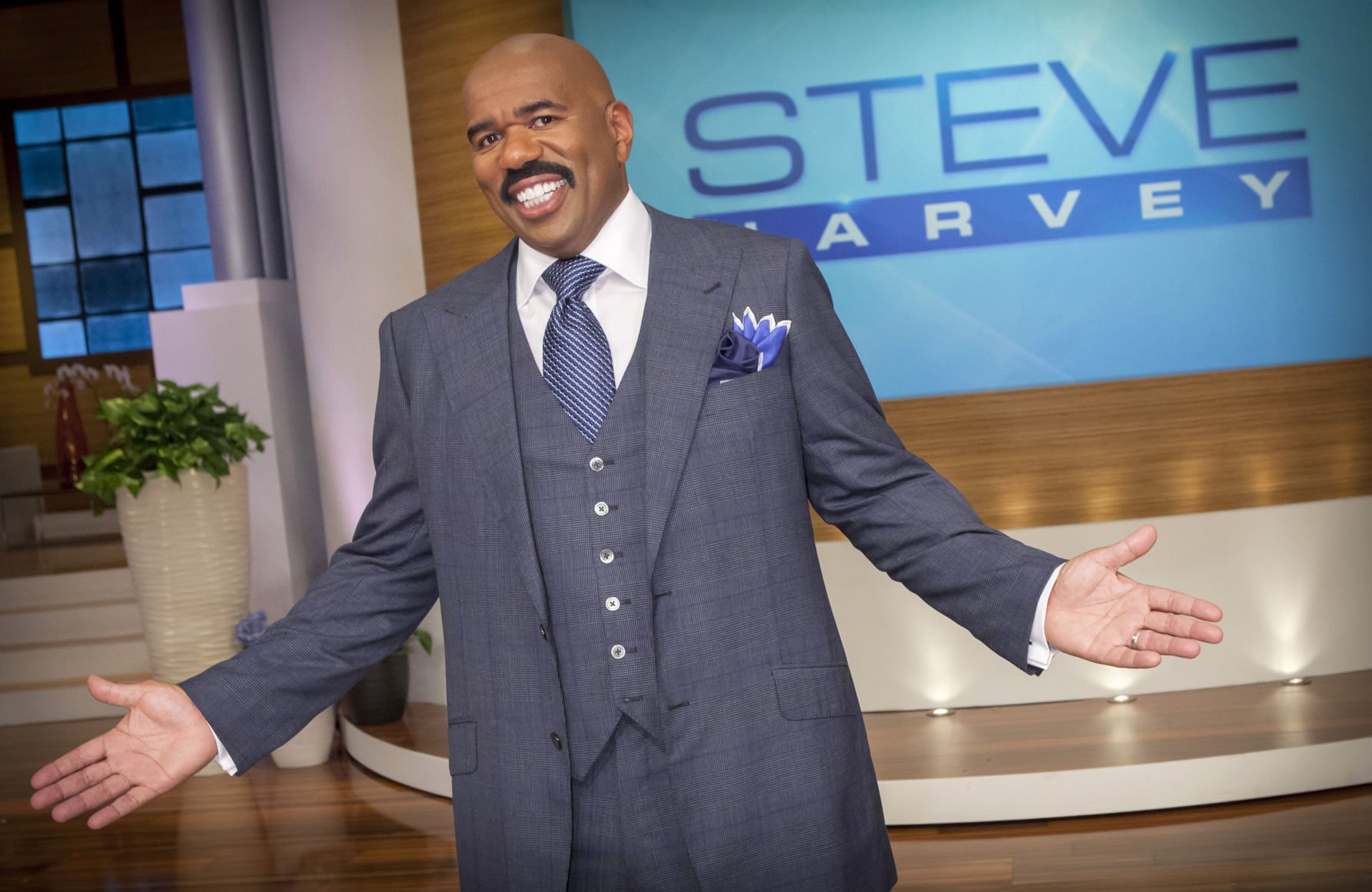 Steve Harvey to host Showtime at the Apollo Entertainment phillytrib photo