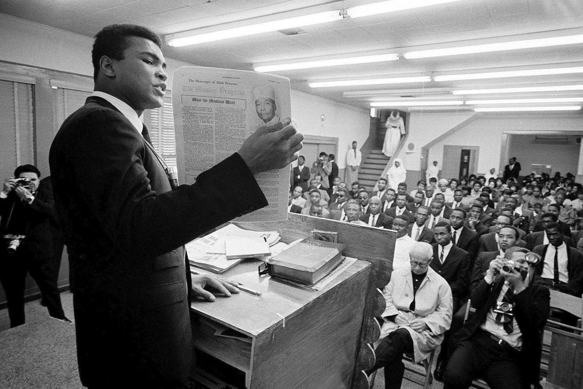 Muhammad Ali at mosque