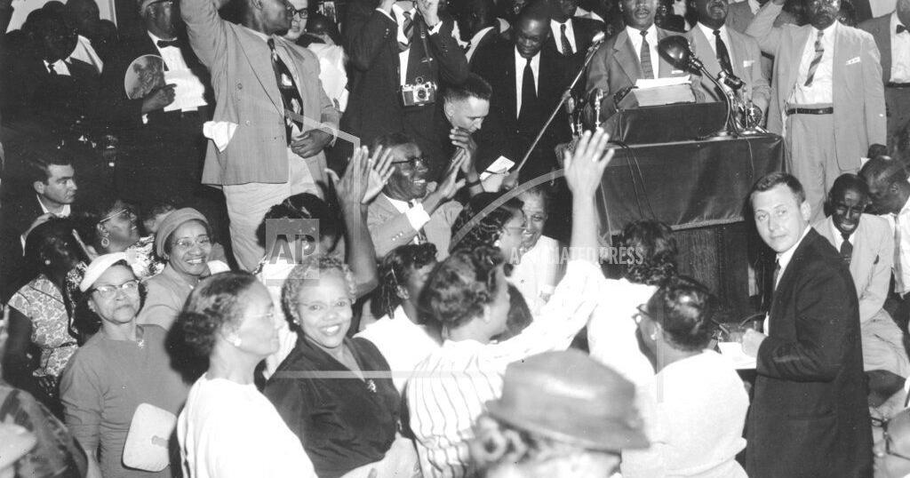 From the Montgomery bus boycott to the March on Washington, non-violent ...