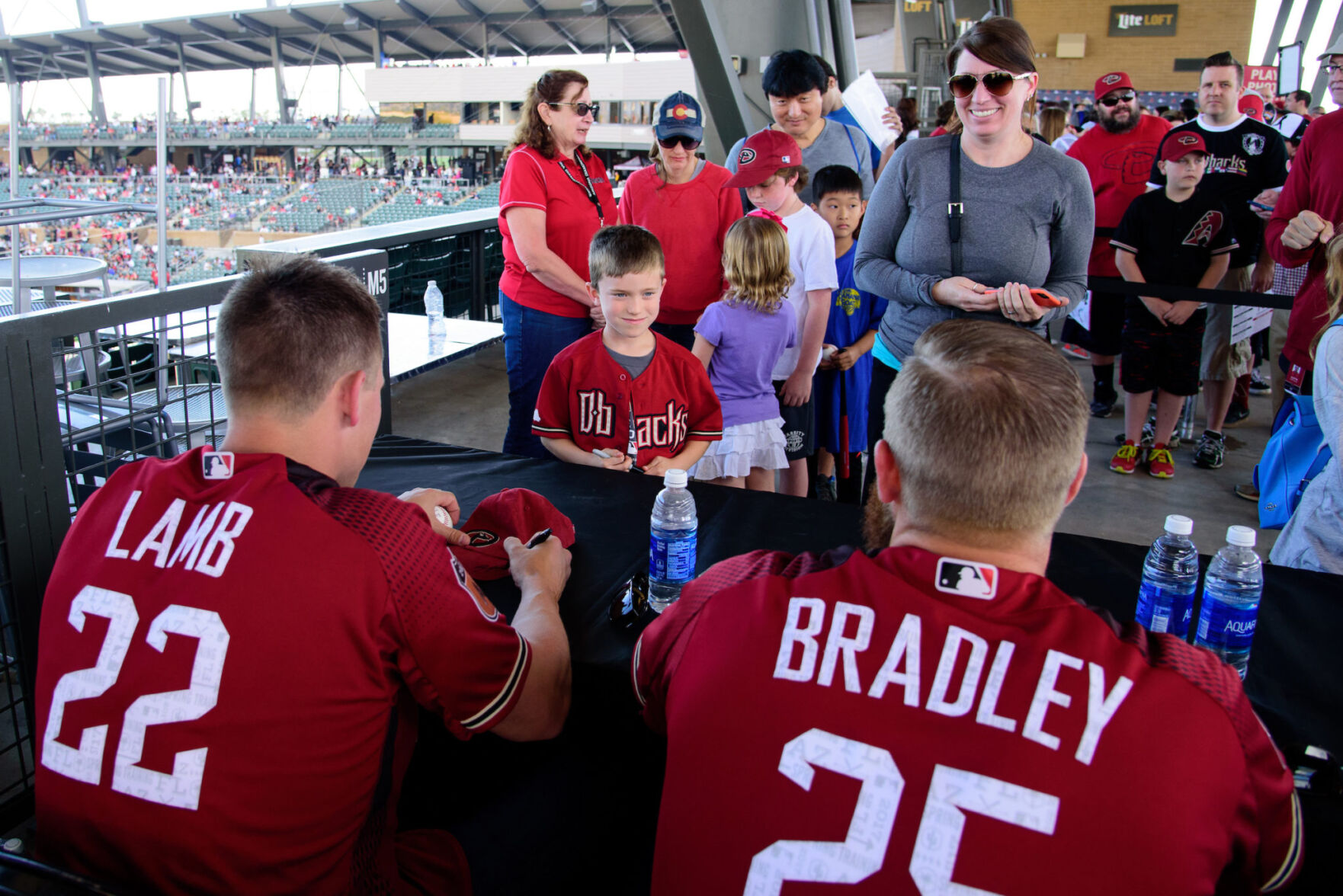 Details 56+ chase field bag policy latest esthdonghoadian