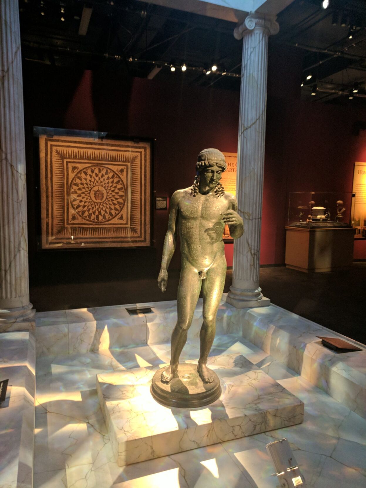 artifacts of pompeii        
        <figure class=