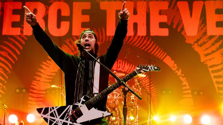 Review Pierce the Veil and The Used at Arizona Financial Theatre