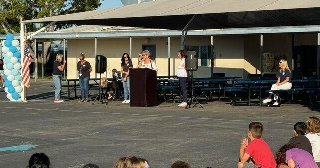 Dana Point Rotary Club Donates 250 Books to Palisades Elementary