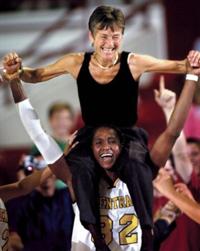 Hall Of Fame Coach Laursen Tells Life S Story County State Pinalcentral Com