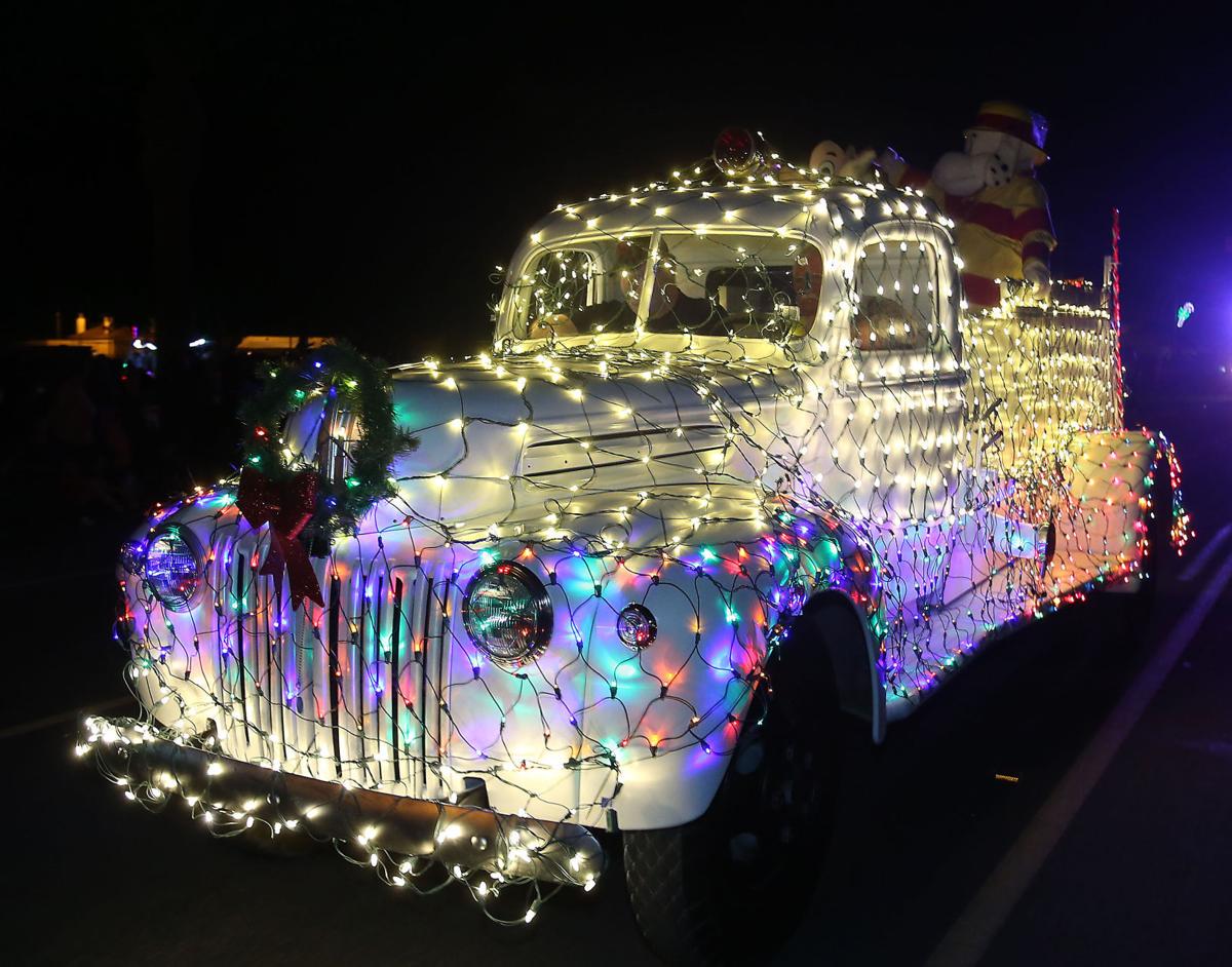 Electric Light Parade brings out hundreds of residents Eloy Enterprise