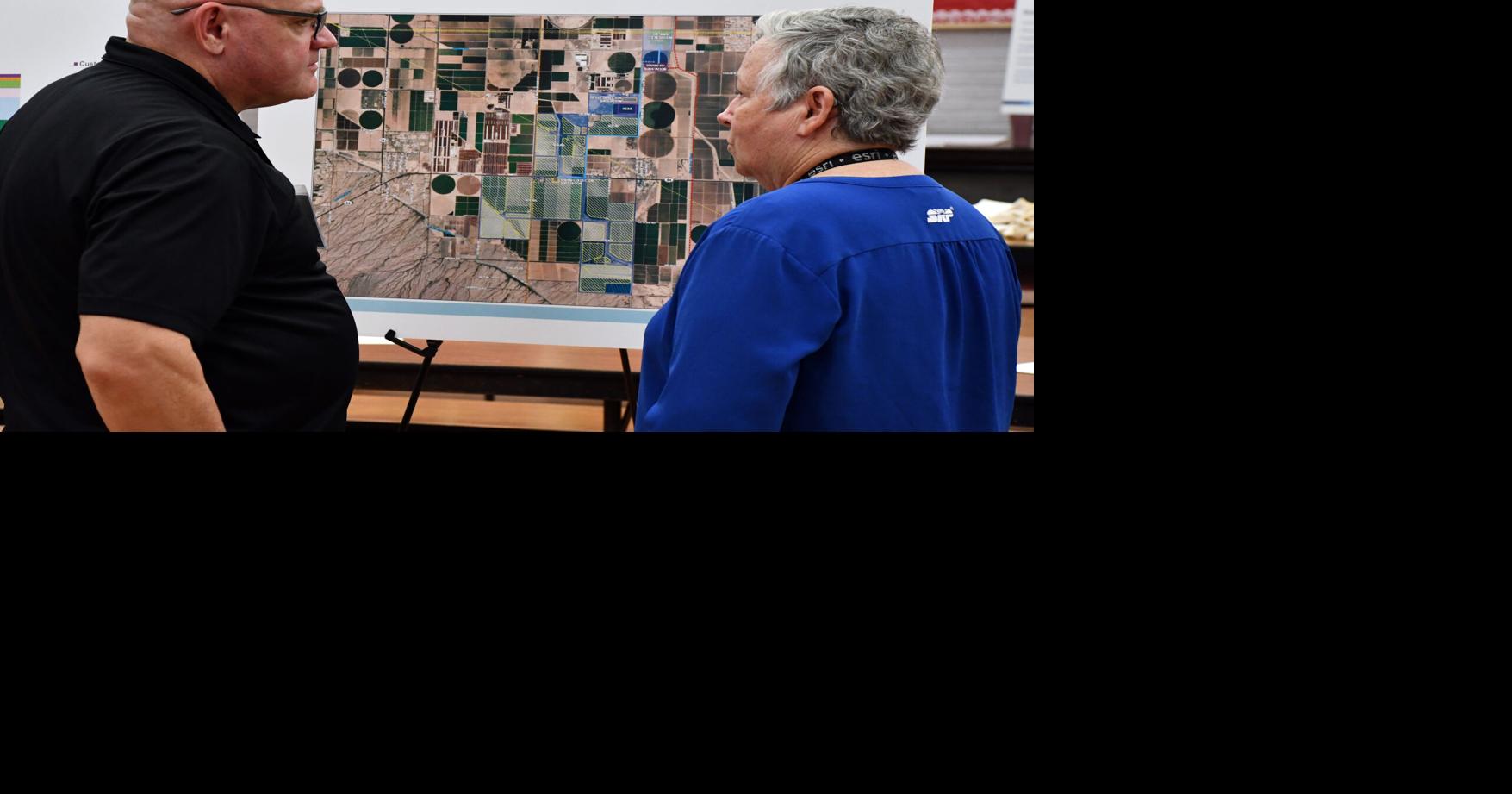 SRP meets with Stanfield community to discuss big energy project