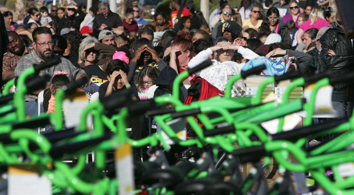 Thousands Turn Out For Cg Church-Sponsored Bike Giveaway | Area News | Pinalcentral.com