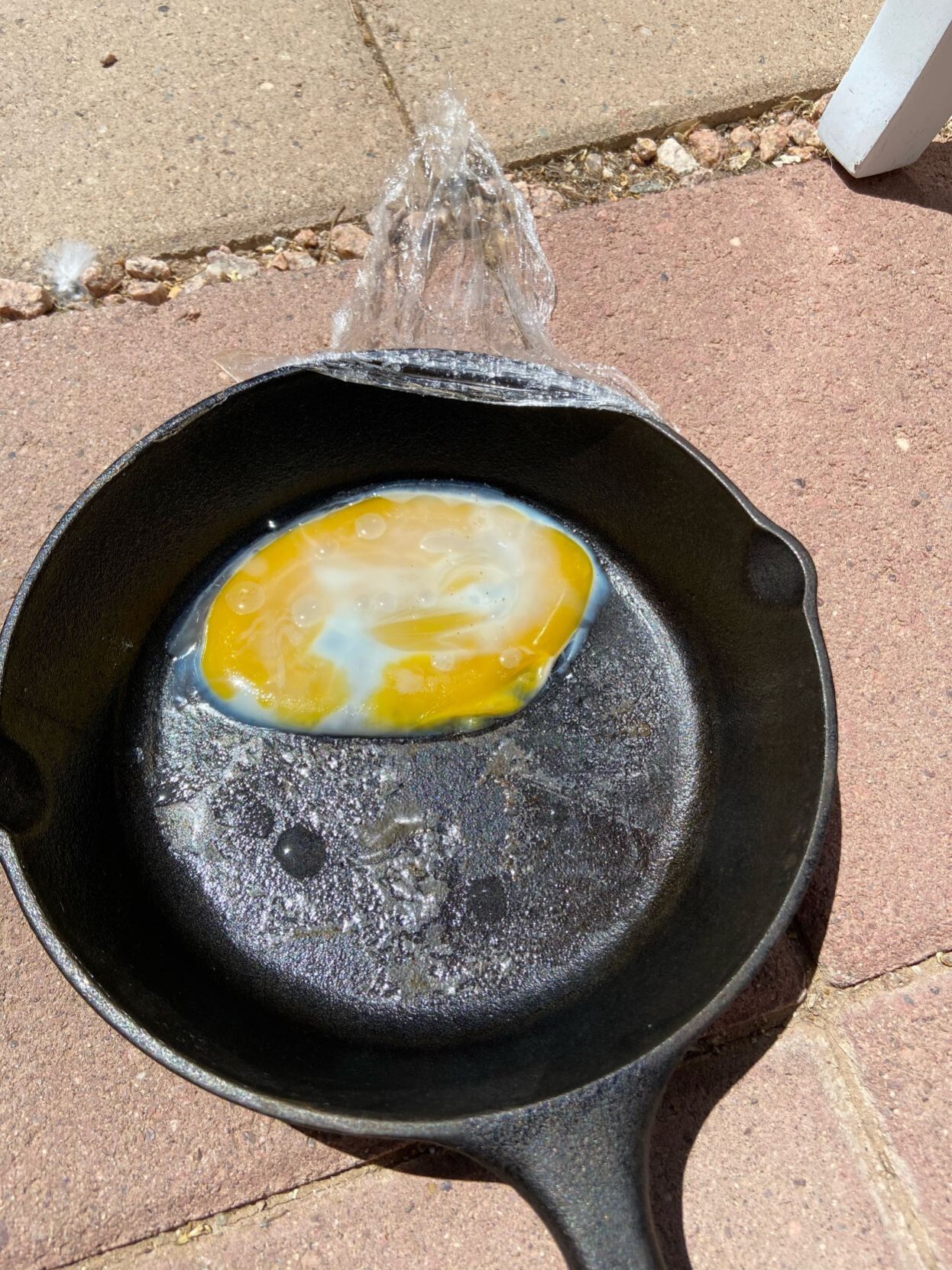 Frying An Egg On The Sidewalk Or Baking Eggs In The Car? Is It Really ...