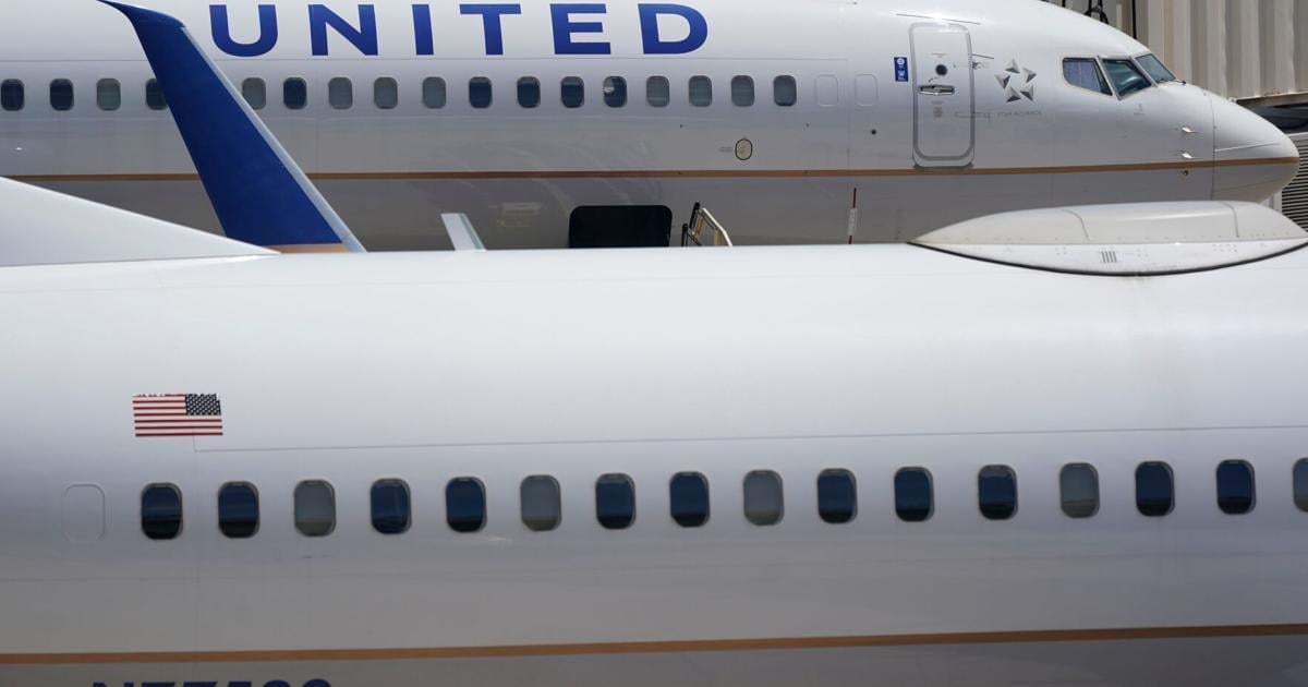 Empty middle seat is latest perk United Airlines will offer on some flights