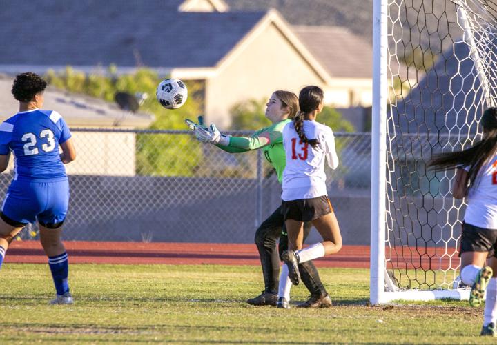 Girls boys soccer: San Tan Foothills vs Globe 1/25/23 Sports