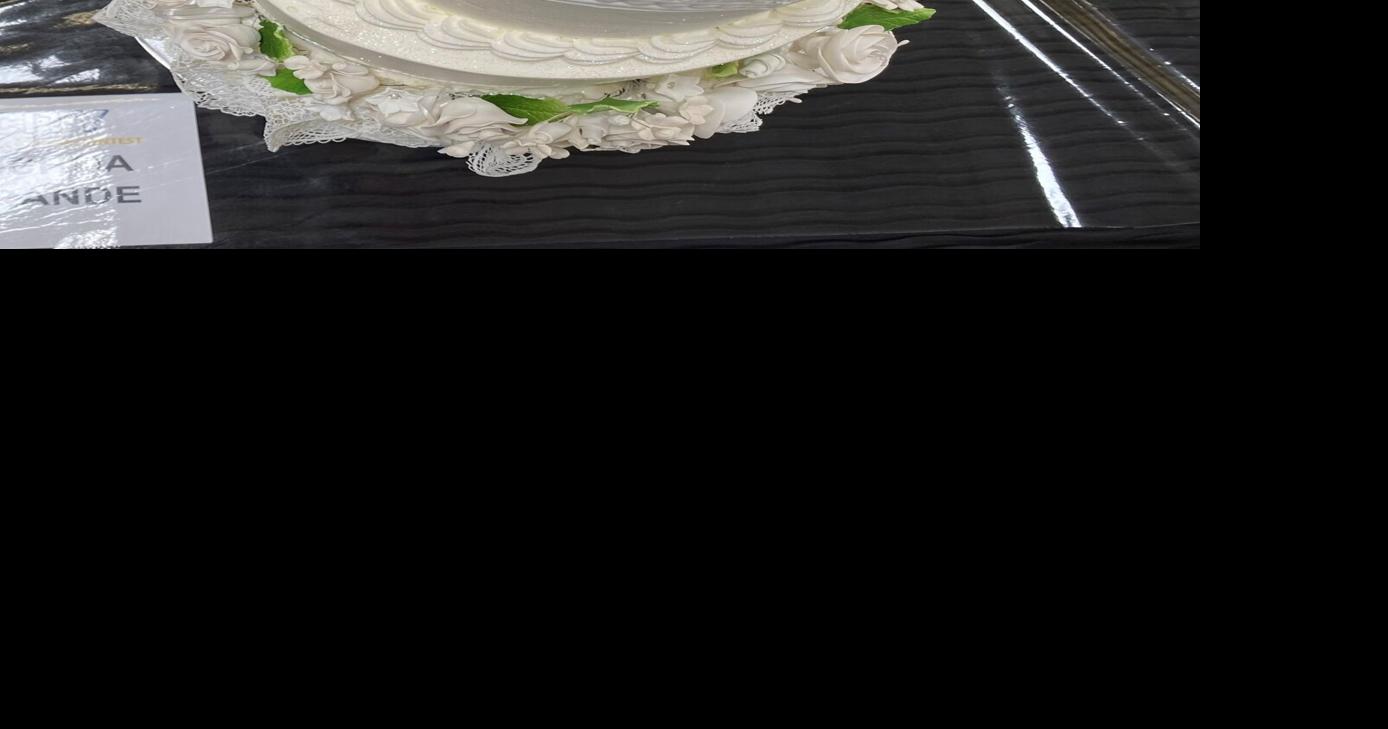 CG baker wins 1st place in Food City cake decorating competition Area