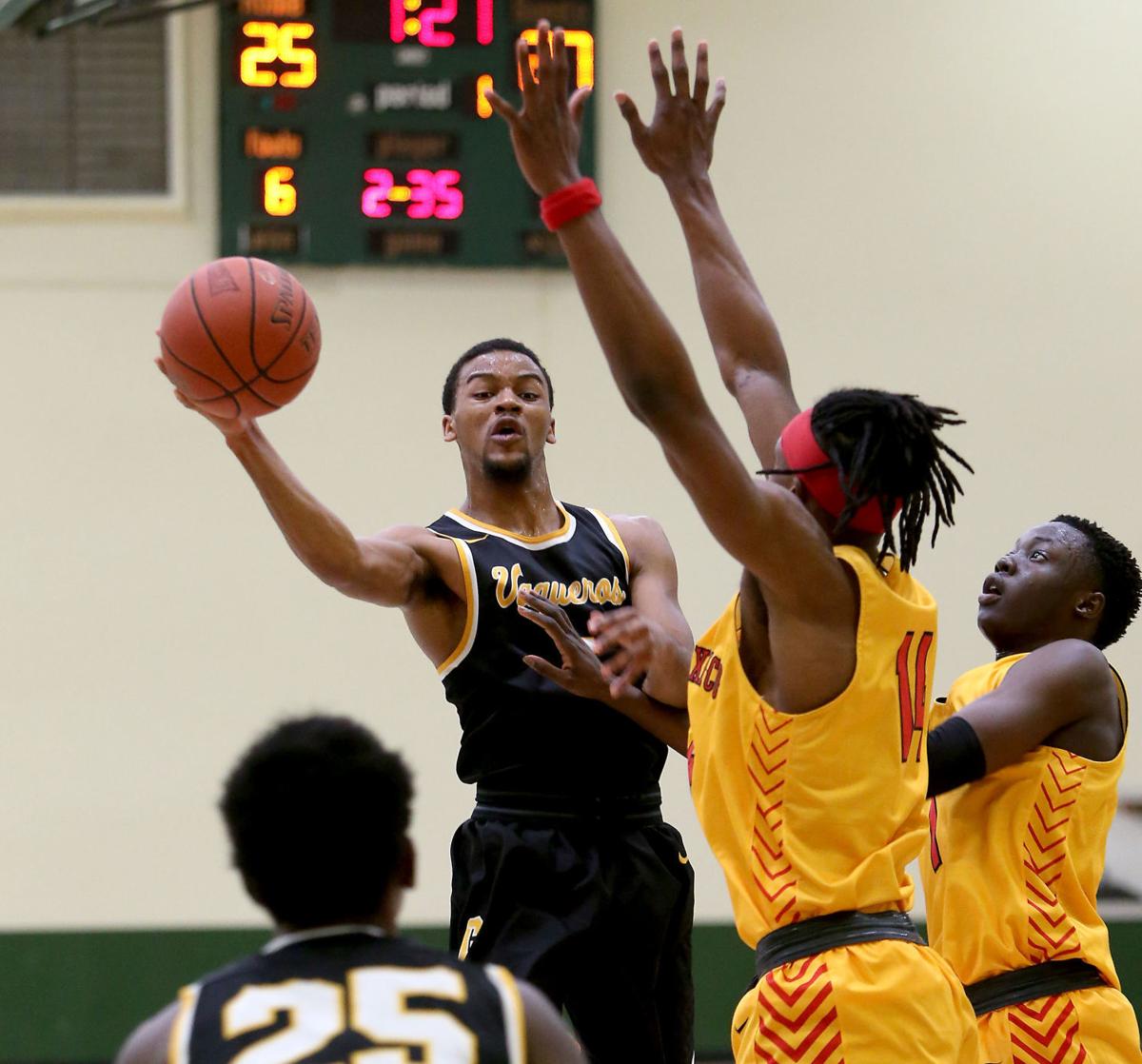 Cac Rally Falls Short To No 18 New Mexico Junior College Local