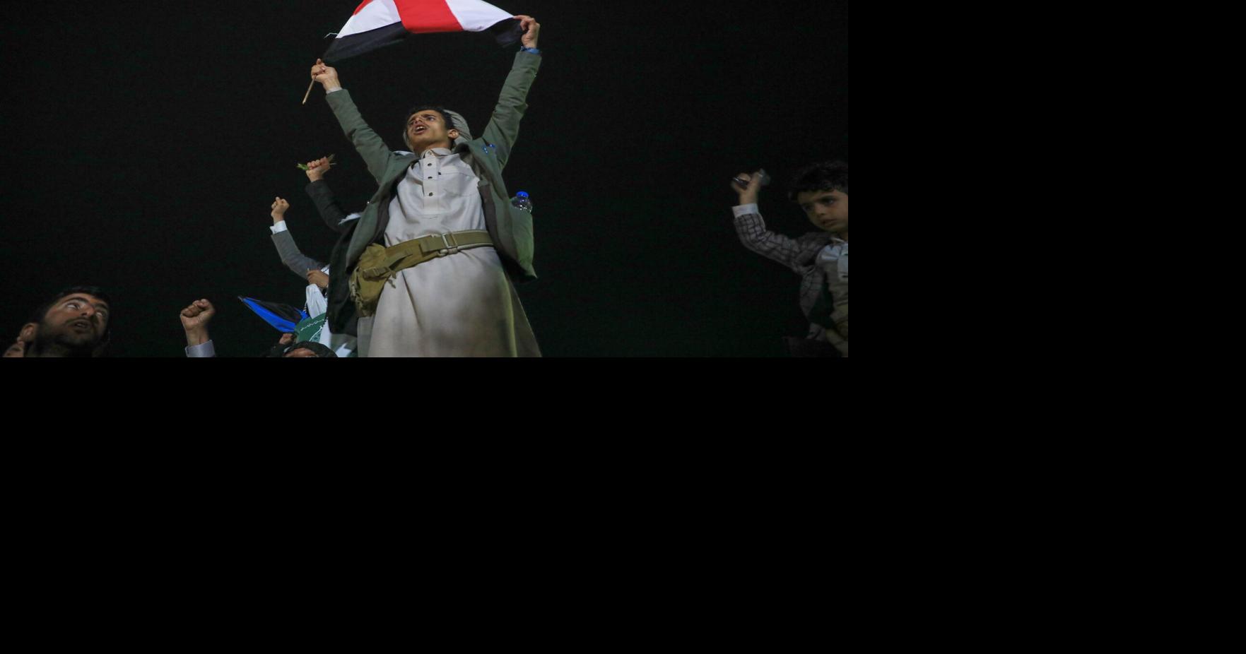 Saudi Arabia shuts down pipeline as Houthis seize island, opening new front in Iran war