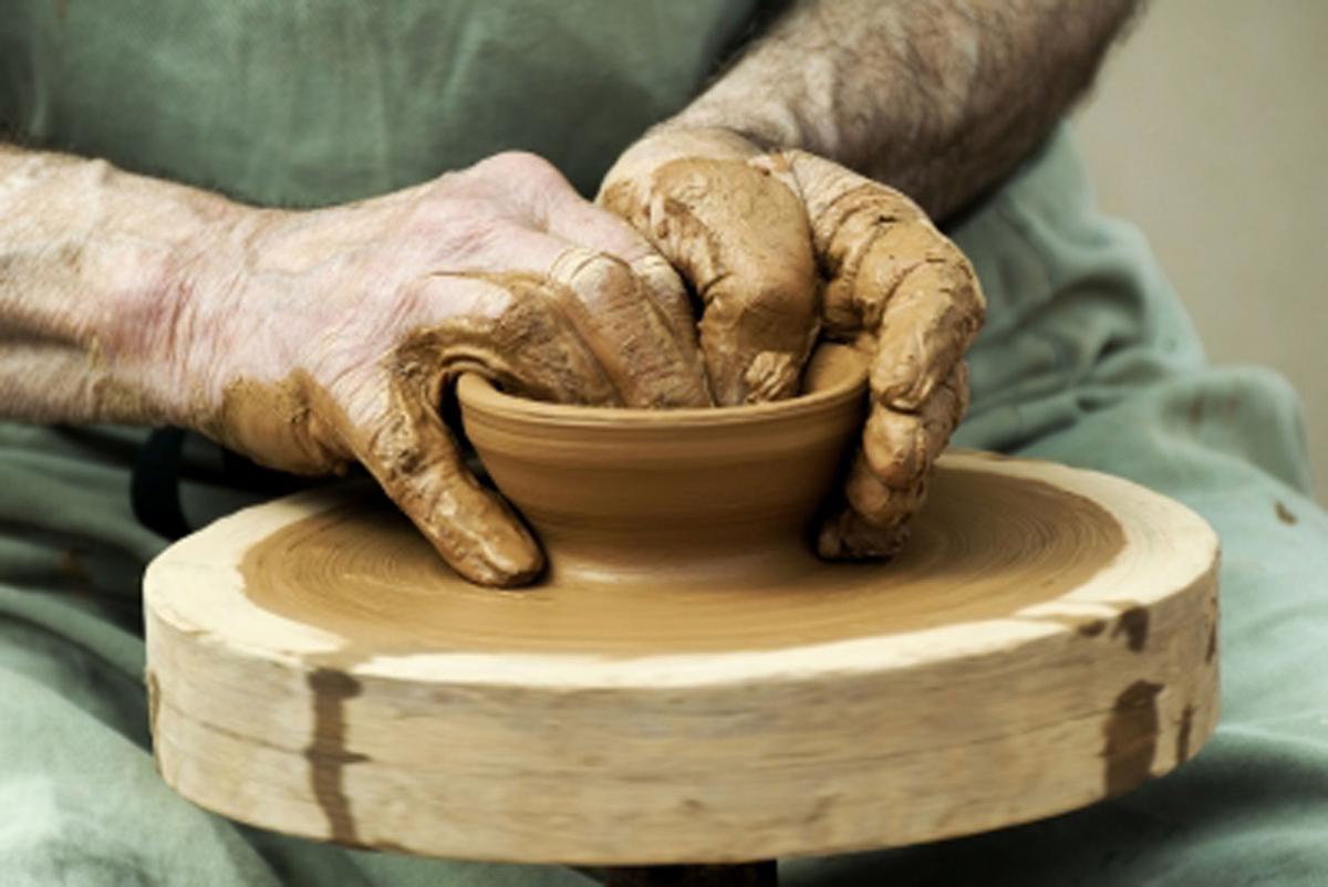 5 Benefits of Arts & Crafts for Seniors