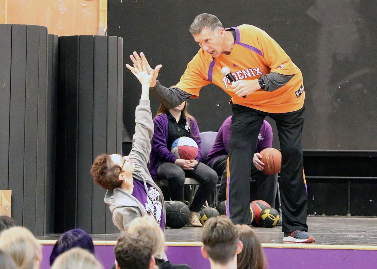 Guinness record setter, former Sun visit Mission Heights Local Sports