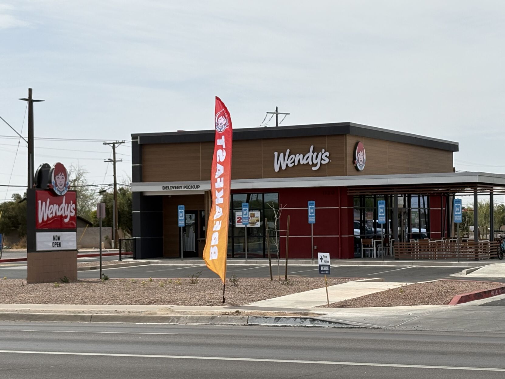 Wendy's opens to significant volume of hungry customers | Coolidge