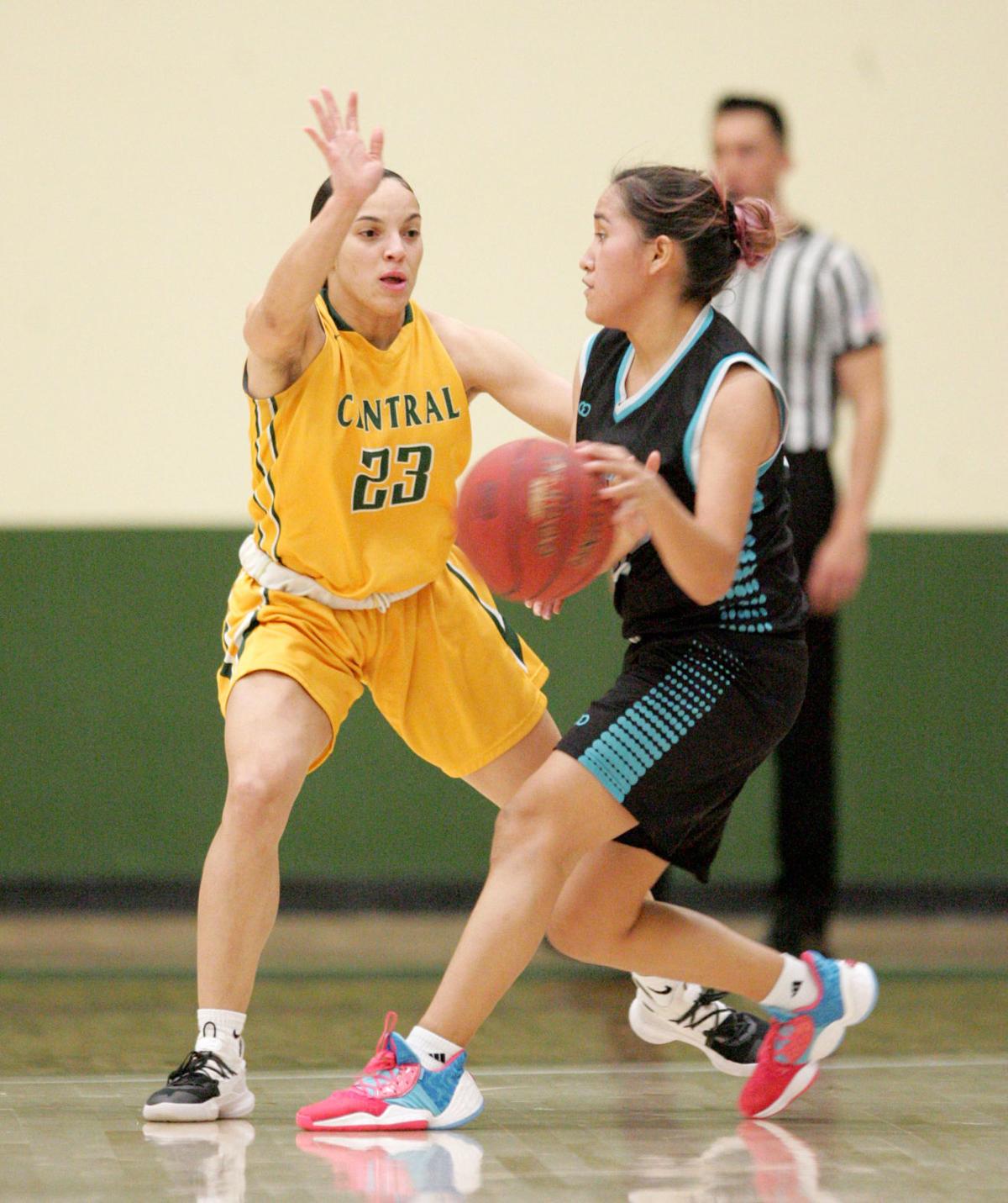 Big 4th quarter carries No. 5 Vaqueras to win over ...